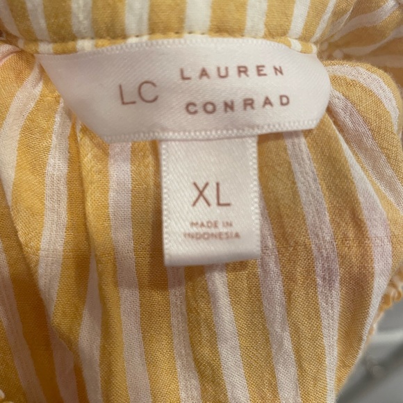 Cute sleeveless cotton top with tassel - Picture 3 of 4